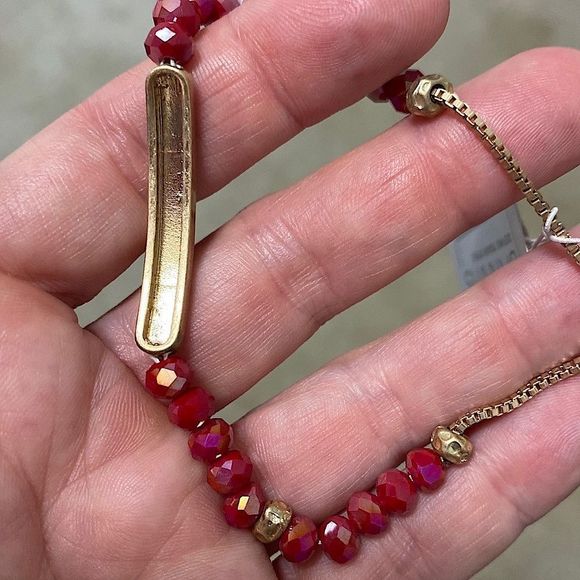 š“RedĀ Beaded Boho Braceletāwith Gold Bar - Picture 6 of 10